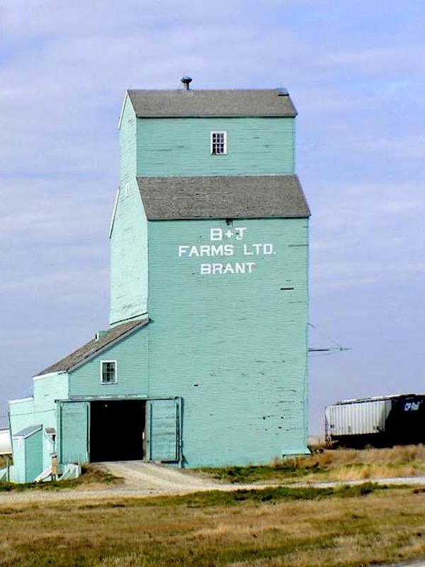 The Canadian Prairies - Grain Elevator - Discover Canada