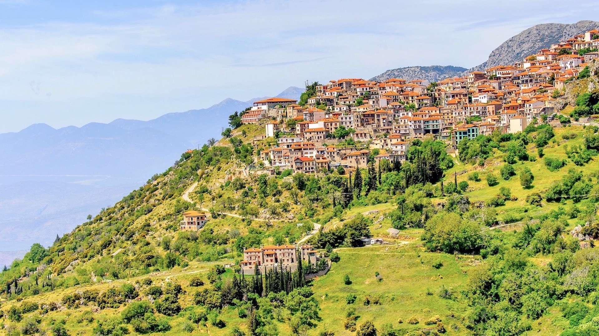 Travelling Arahova – Exploring the Beauty of Central Greece