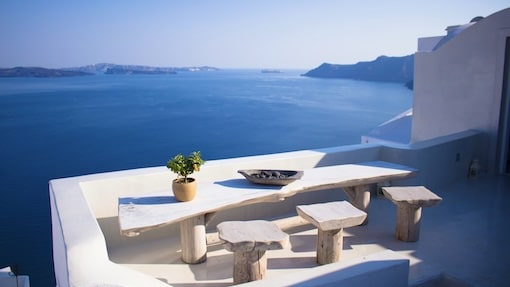 Visit Greece Travel Guide - Oia Santorini